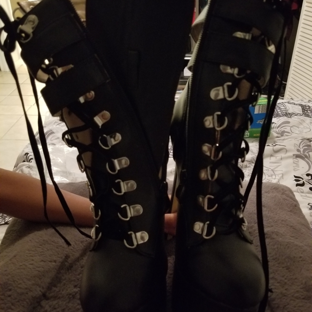 Heels - Picture 9 of 9